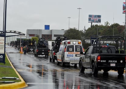 El cuerpo de Milton Morales Figueroa, jefe de inteligencia de la policía de Ciudad de México, asesinado en Coacalco, Estado de México, fue trasladado al Aeropuerto de Toluca bajo un fuerte operativo de seguridad.