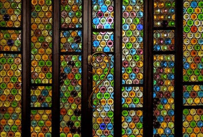 Detalle de una de las puertas de la Casa Amatller, cuya visita permite entrar de pleno en la Barcelona burguesa y cultivada de principios del siglo XX.
