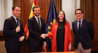 Reunión entre el presidente del PP, Pablo Casado, y la líder de Ciudadanos, Inés Arrimadas, sobre las coaliciones electorales para las próximas elecciones autonómicas. 