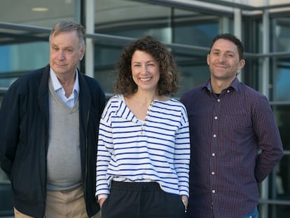'Fermi' astrophysicists Peter Michelson (left), Deirdre Horan and Miguel Ángel Sánchez, last Tuesday at the headquarters of the Institute of Theoretical Physics (Madrid).