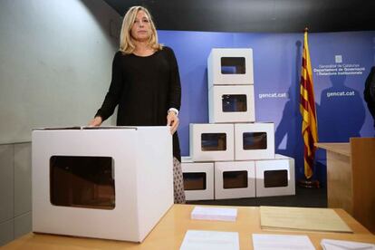 La vicepresidenta catalana, Joana Ortega, presenta el dispositiu del 9-N.