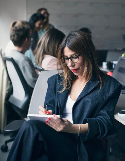 Celia Montalbán, en una de las oficinas de Dollhouse, la productora a través de la cual suministra de contenidos a medios.