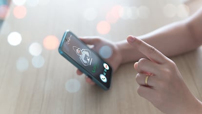 Se han establecido dos prefijos que deben aparecer en la pantalla de cada celular.