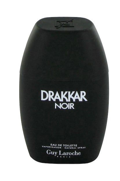 Drakkar Noir, de Guy Laroche, es la colonia del hombre moderno, contemporáneo pero muy muy "hombre". Al menos, eso es lo que transmitía su anuncio, puro Miami Vice. Nacida en 1982, aún se puede comprar.