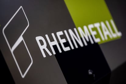 El logo de Rheinmetall, empresa de defensa alemana, durante la feria internacional de defensa IDET, en Brno, República Checa, el 28 de mayo.