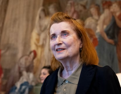 La escritora Elfride Jelinek, en una ceremonia en Viena en abril de 2024.