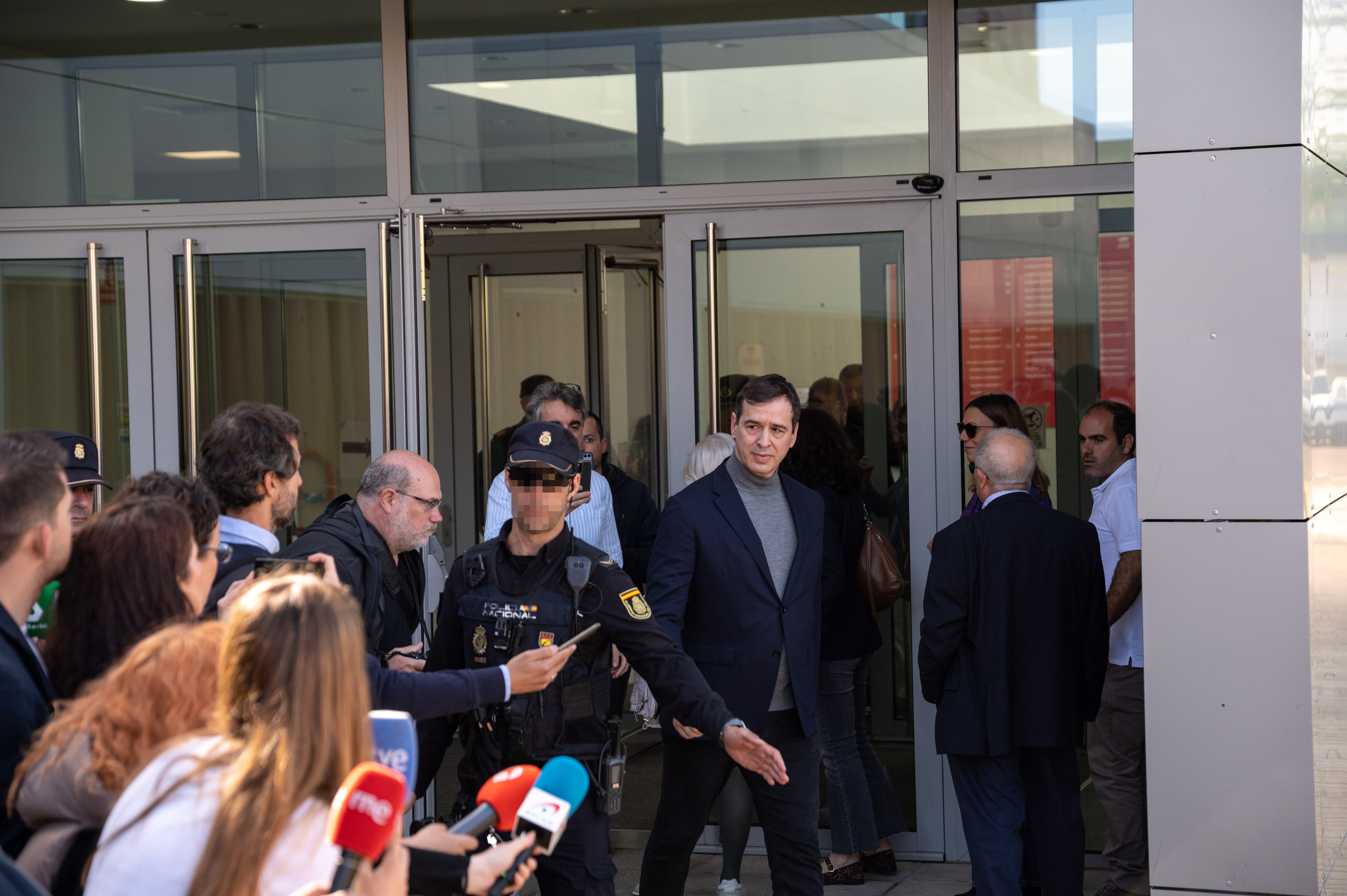 Sánchez’s brother, on the bench for alleged irregularities in his hiring in the Badajoz Provincial Council