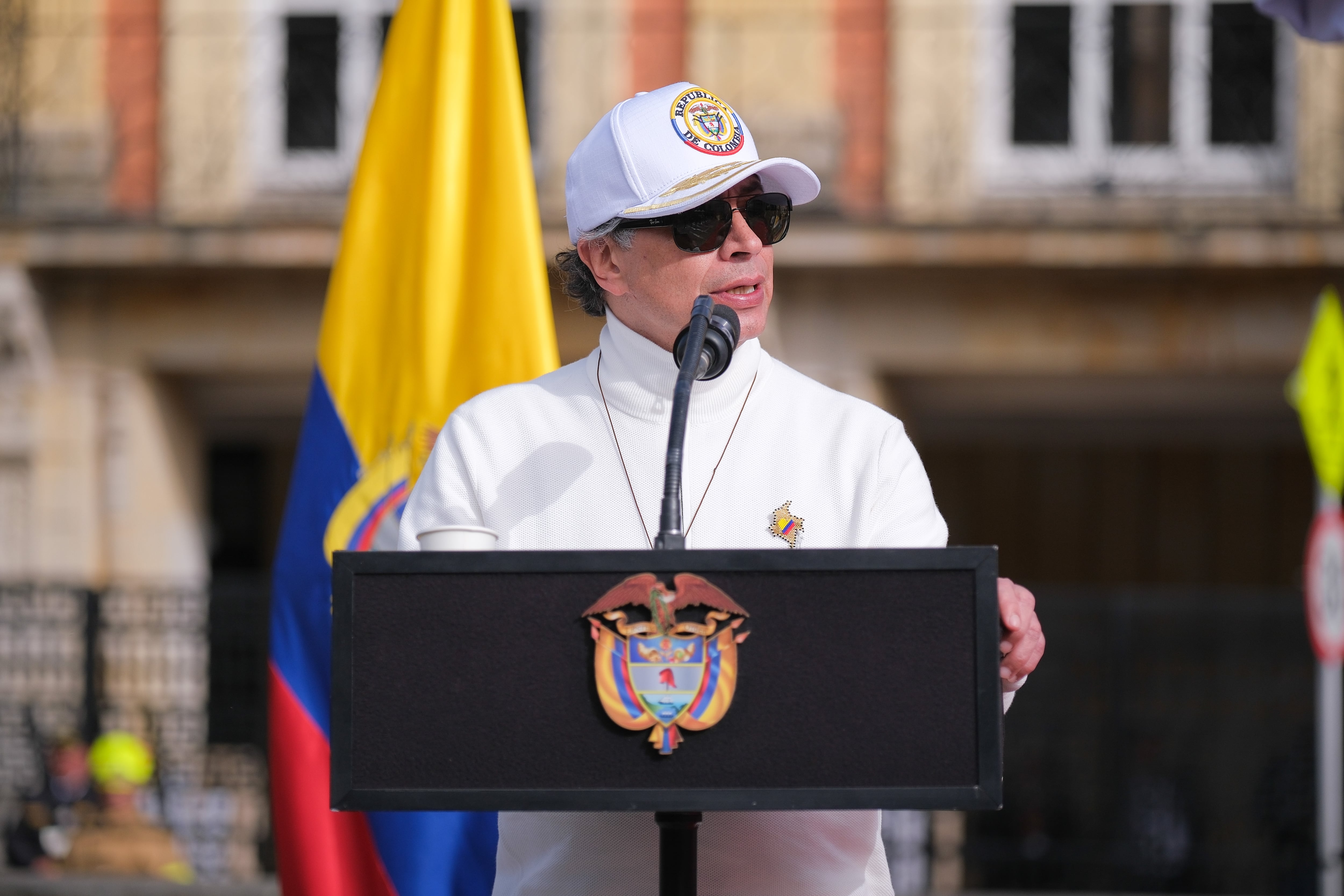 Petro: “No se puede proclamar ninguno presidente. Tranquilidad entre la ciudadanía”