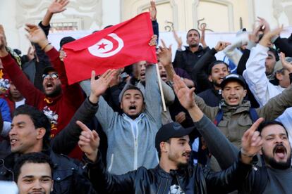 Miles de tunecinos conmemoraron el s&eacute;ptimo aniversario de la revoluci&oacute;n que acab&oacute; con la dictadura de Zinedin Ben Ali.