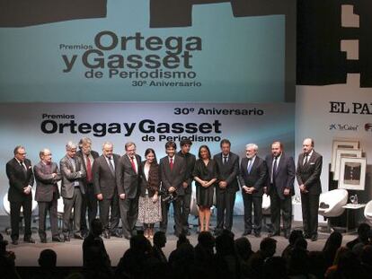 El jurado y los galardonados en la &uacute;ltima edici&oacute;n de los Premios Ortega y Gasset de Periodismo.