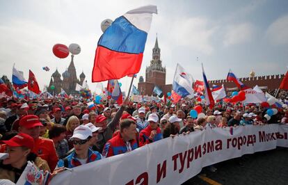 Celebración del Día del Trabajador en la plaza Roja de Moscú (Rusia).