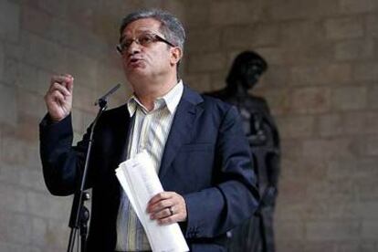 Joan Saura, durante la rueda de prensa que ofreció ayer sobre el dictamen del Consejo Consultivo.