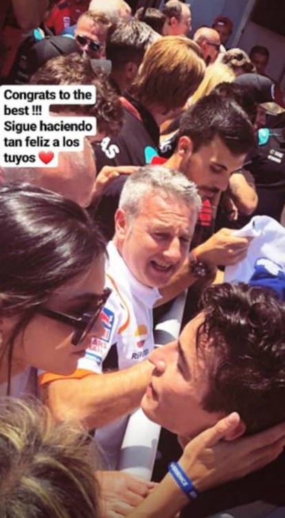 Lucía Rivera y Marc Márquez, en el GP de Cataluña el pasado junio.