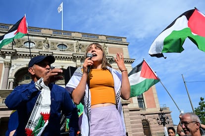 Greta Thunberg se dirige a los participantes en una manifestación en solidaridad con Gaza, el pasado sábado en Estocolmo.