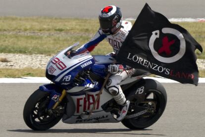 Jorge Lorenzo celebra el triunfo