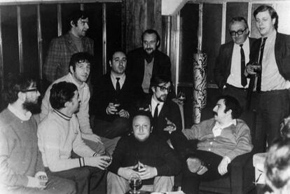 En su etapa como abogado antifranquista defendió a los miembros de ETA juzgados en el proceso de Burgos, en 1970. En la imagen, Bandrés aparece junto al resto de abogados del juicio.