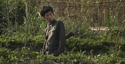 Un soldado norcoreano en mayo junto a la frontera con China.