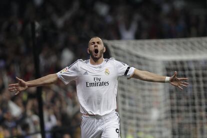 Benzema celebra el 2 a 1