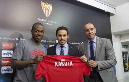 Siempre atento al rendimiento de jugadores con proyección, la actuación de Kakuta en el Rayo, al que llegó cedido del Chelsea, convenció a la dirección deportiva del Sevilla que no dudó en desembolsar cuatro millones de euros al conjunto inglés. El francés ha firmado un contrato por cuatro años.