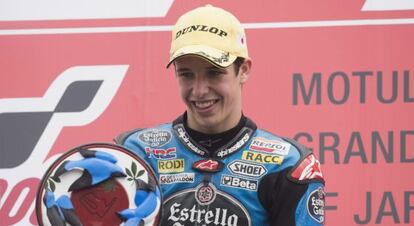 Alex Marquez, en lo más alto del podium tras ganar el GP de Japón.