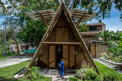 La primera escuela pública sustentable de Antioquia, Colombia
