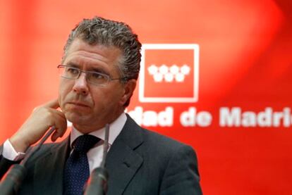 El consejero de Presidencia, Justicia e Interior, Francisco Granados, tras conocerse la reapertura del 'caso de los espías'.