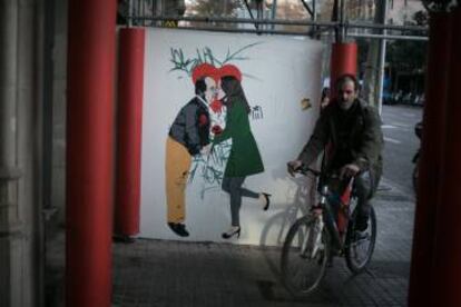 El beso de Iceta y Arrimadas en la Ronda Sant Pere de Barcelona.