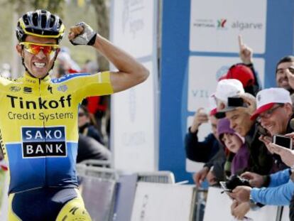 Alberto Contador ganando la 4ª etapa en el Algarve.
