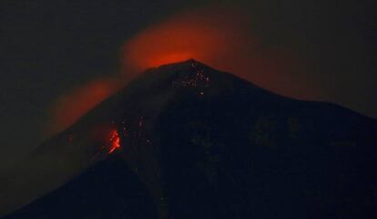 Volcán de Fuego en San Juan Alotenango, Guatemala