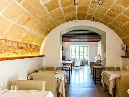 Interior del restaurante Andreu Genestra en Mallorca