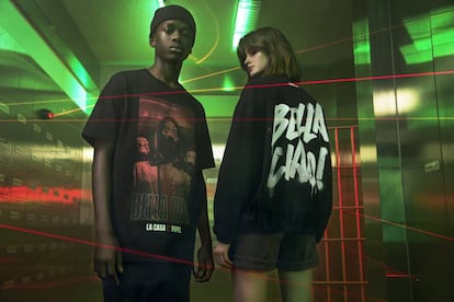 Fotogramas y logos entre los estampados de la colección Pull&Bear x La Casa de Papel.