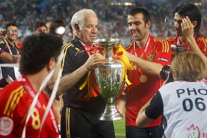 Luis Aragonés llevó a la Selección en 2008 a su primer título internacional desde 1964. Él creó el juego que hoy define a España.