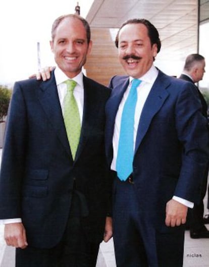 El expresidente valenciano Francisco Camps con Álvaro Pérez, 'El Bigotes'.