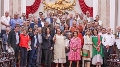 Xóchitl Gálvez se reúne con un grupo de académicos, el 20 de mayo de 2024.
