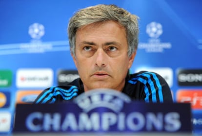 Mourinho, durante una rueda de prensa.