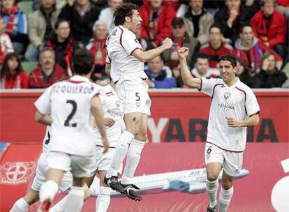 Cuéllar festeja el primer gol de Osasuna