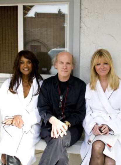 Beverly Johnson (izq.), Timothy Greenfield-Sanders y Cheryl Tiegs (dcha.).