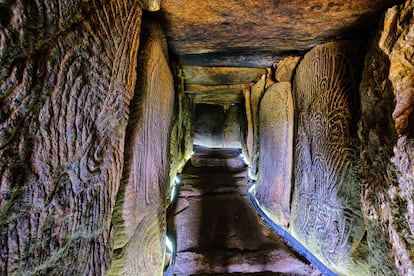 El cairn (túmulo) de Gavrinis, un monumento megalítico excepcional también llamado la "Capilla Sixtina del Neolítico".