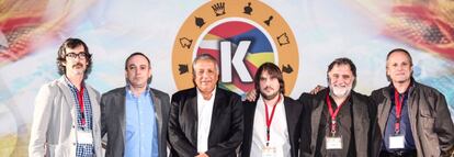 El grupo de ponentes de la Fundación Kaspárov que impartió la segunda mitad de los seminarios del pasado fin de semana en León y Santiago de Compostela. De izquierda a derecha: Manuel Azuaga, Javier Bahón, Hiquíngari Carranza (presidente), Carlos Martínez, Alejandro Oliva y Erni Vogel.