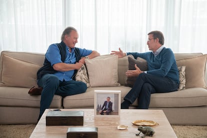 Bertín Osborne y Alberto Núñez Feijóo, en un momento de la entrevista de 'Mi casa es la tuya'.