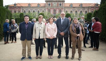 De izquierda a derecha, Joan Josep Nuet, Anna Simo, Carme Forcadell, Lluis M. Corominas y Ramona Barrufet.