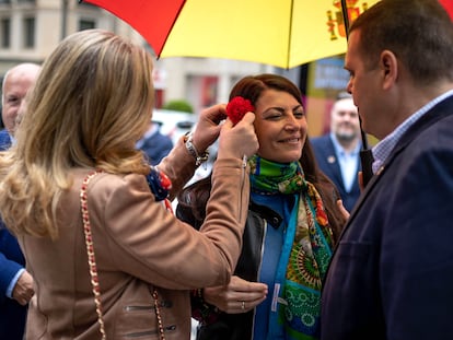 Macarena Olona, candidata a la presidencia de la Junta de Andalucía, durante la celebración del Día de la Cruz en Granada, el 3 de mayo.