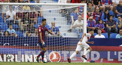 Munir adelanta al Alav&eacute;s ante el Levante. 