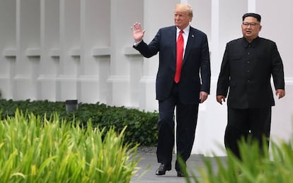 Foto de arquivo da primeira reunião em Singapura em junho de 2018 entre Kim Jong-un e Donald Trump.