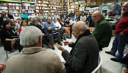 Encuentro en la librería Jarcha (Madrid) con el responsable de ésta, Fernando Valverde, y el filósofo Emilio Lledó.