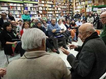 Encuentro en la librería Jarcha (Madrid) con el responsable de ésta, Fernando Valverde, y el filósofo Emilio Lledó.