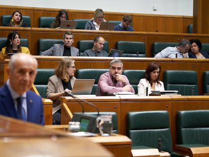 La bancada del grupo EH Bildu en el Parlamento Vasco este jueves.