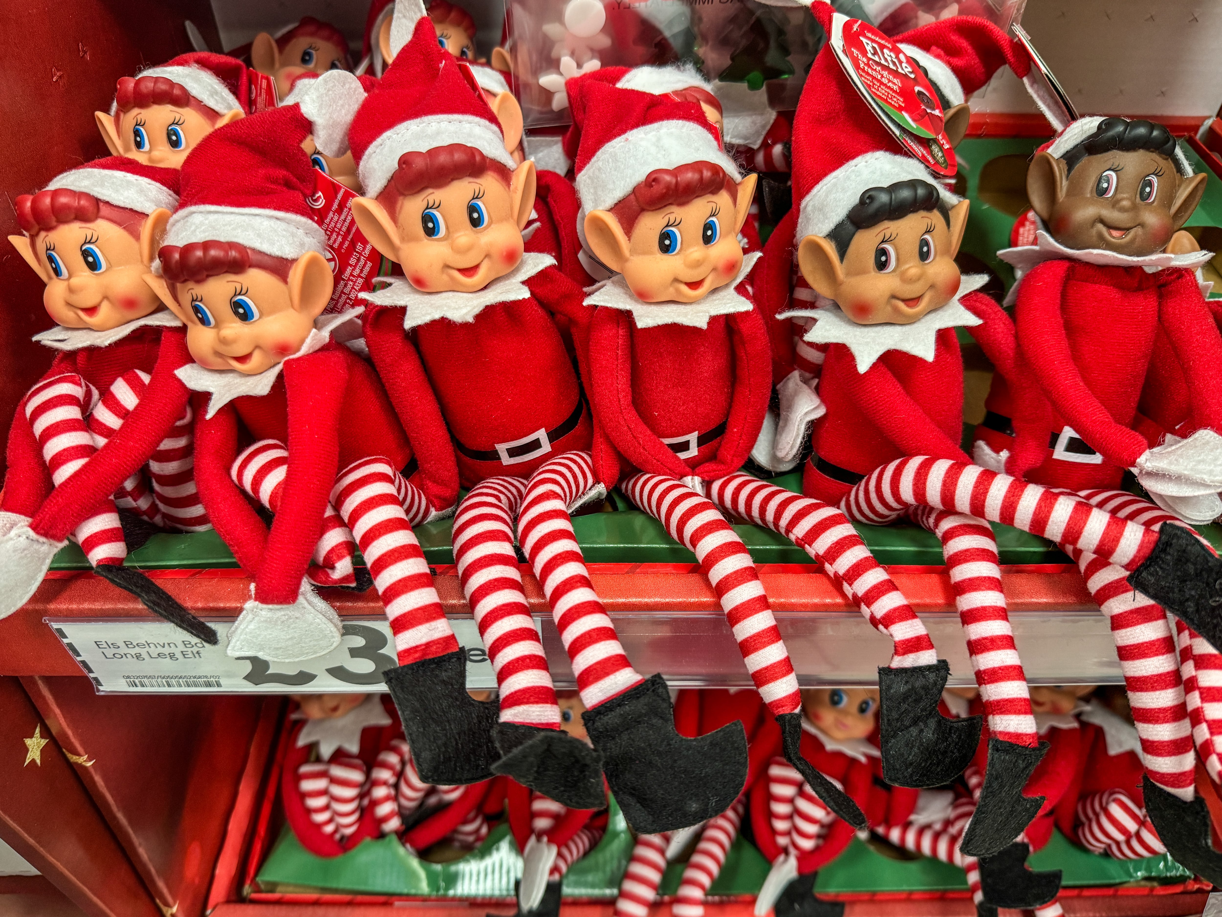 El elfo travieso de la Navidad: el nuevo fenómeno que divide a España