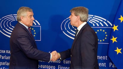 Antonio Tajani y Ángel Garrido, en Bruselas. 