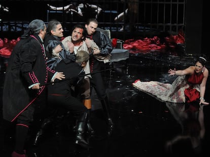 Una escena de 'Tosca', amb Sondra Radvanovsky en el paper de Tosca, al Liceu.